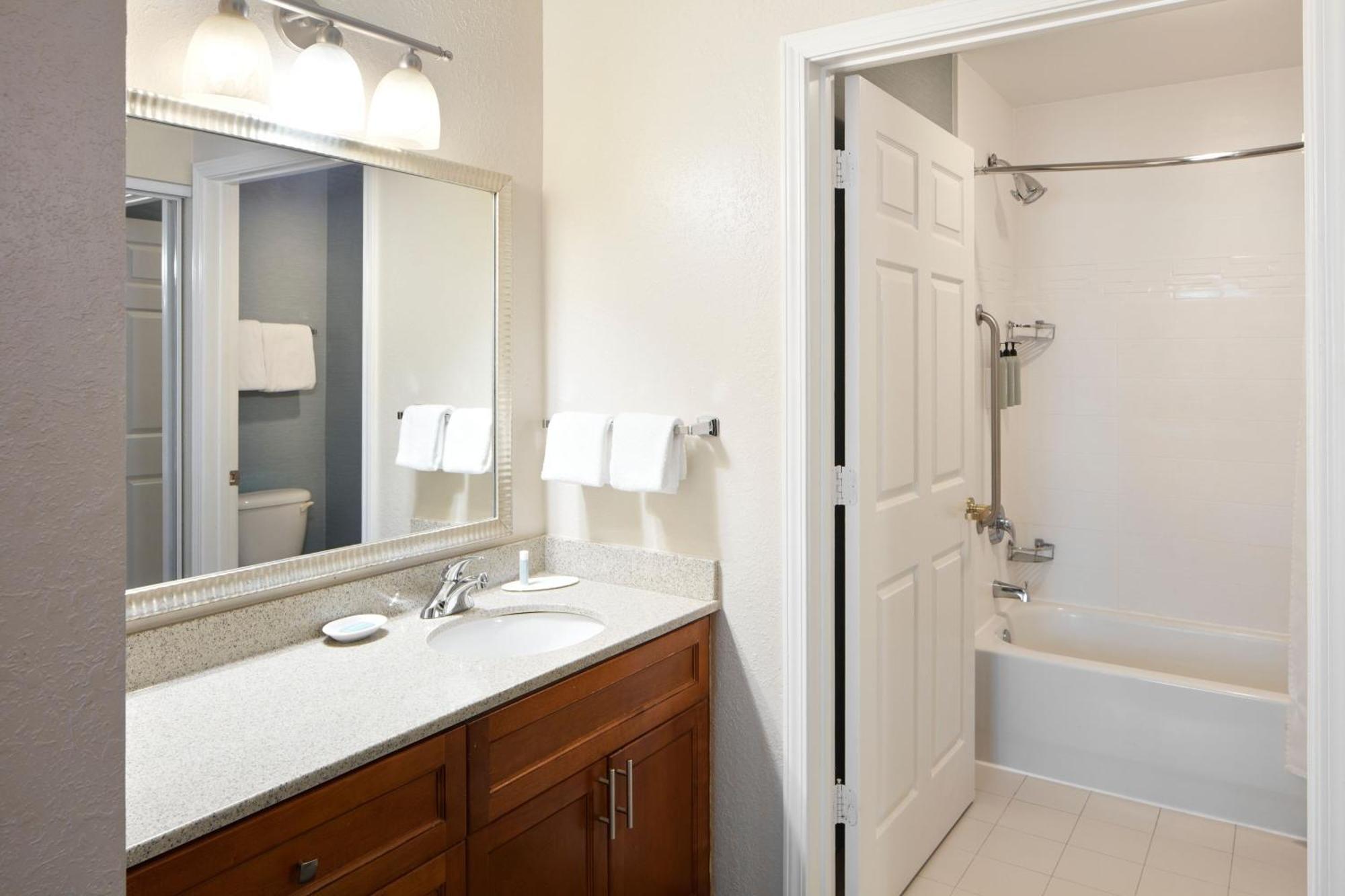 מאונט פלזנט Residence Inn By Marriott Charleston Mt. Pleasant מראה חיצוני תמונה